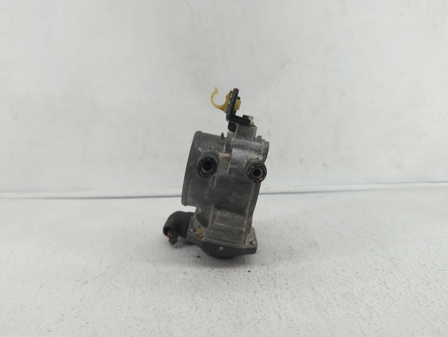 2010-2017 Toyota Camry Throttle Body P/N:35100-25200 22030-36010 Fits Fits 2009 2010 2011 2012 2013 2014 2015 2016 2017 2018