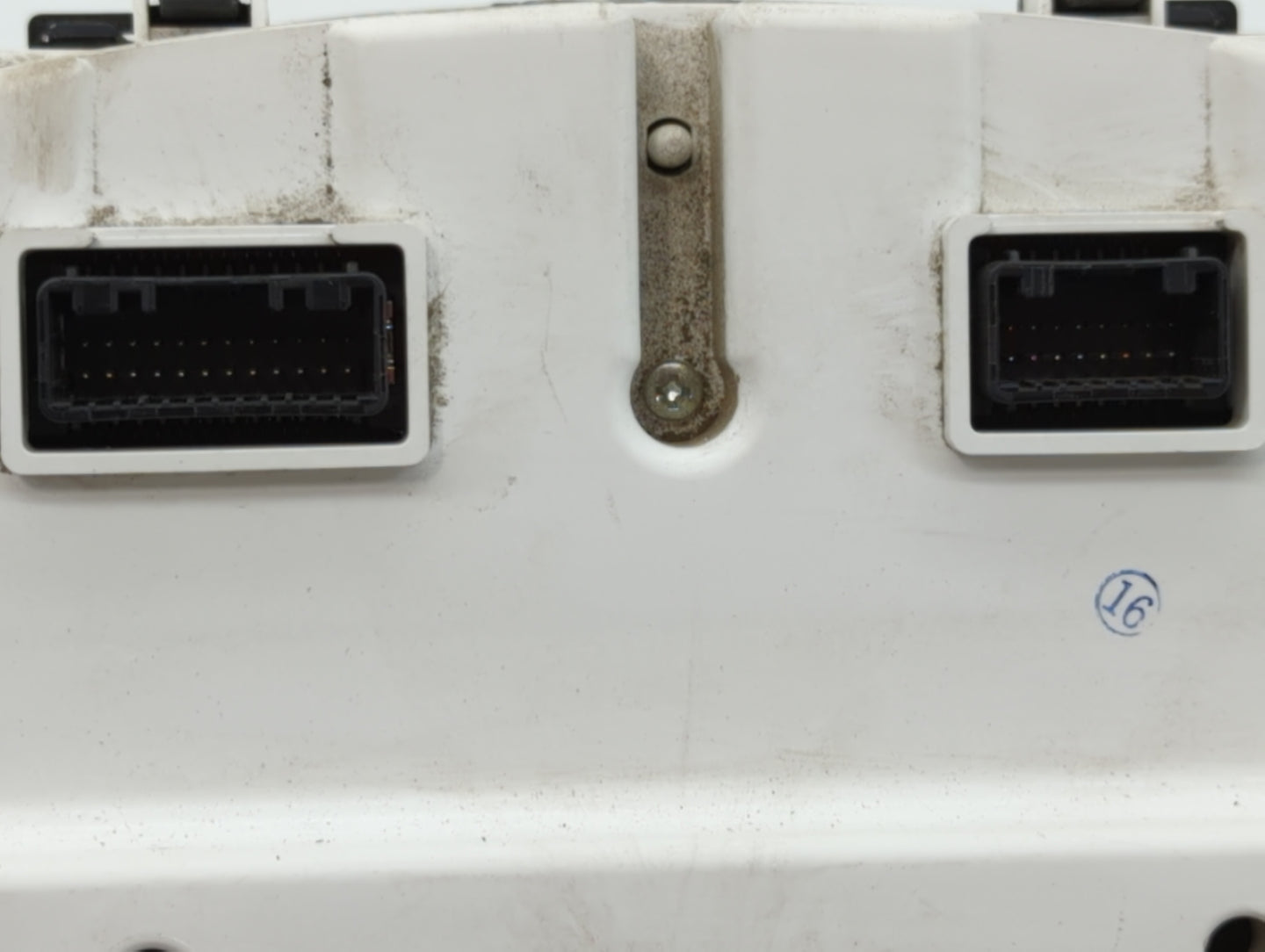 2010-2011 Toyota Camry Instrument Cluster Speedometer Gauges P/N:83800-06V10-00 83800-06V20 Fits Fits 2010 2011 OEM Used Aut
