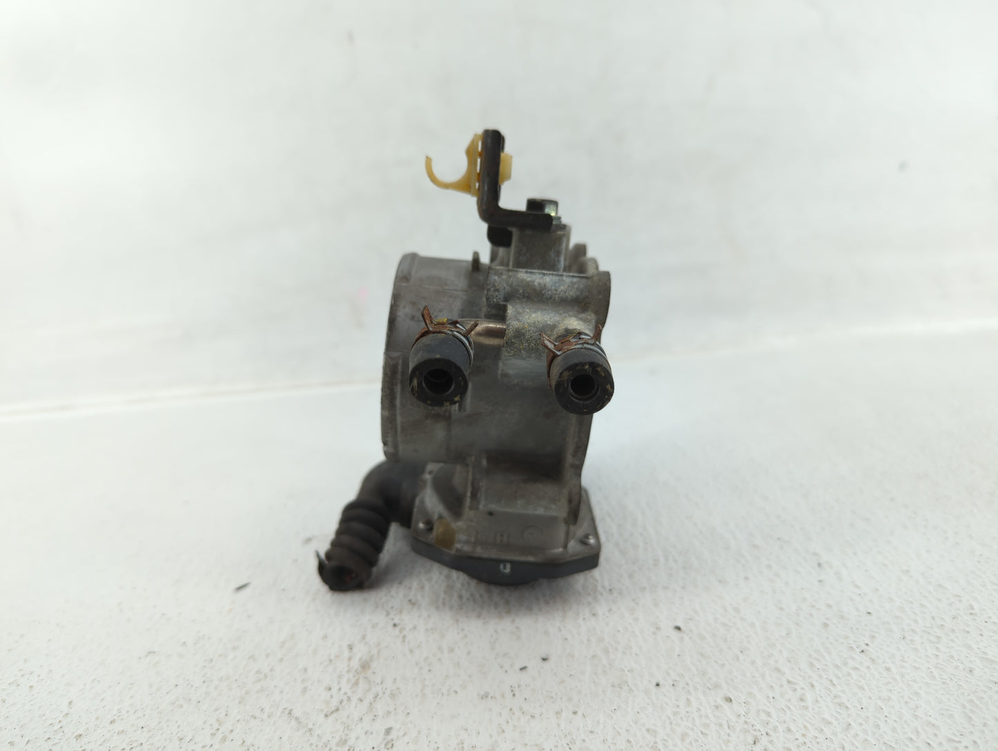 2010-2017 Toyota Camry Throttle Body P/N:22030-0V010 Fits Fits 2009 2010 2011 2012 2013 2014 2015 2016 2017 2018 2019 OEM Us