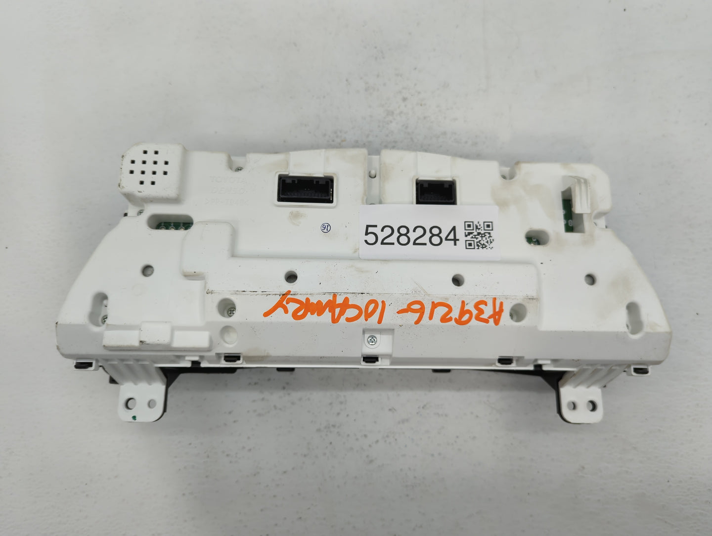 2010-2011 Toyota Camry Instrument Cluster Speedometer Gauges P/N:83800-06V10-00 Fits Fits 2010 2011 OEM Used Auto Parts - Oe
