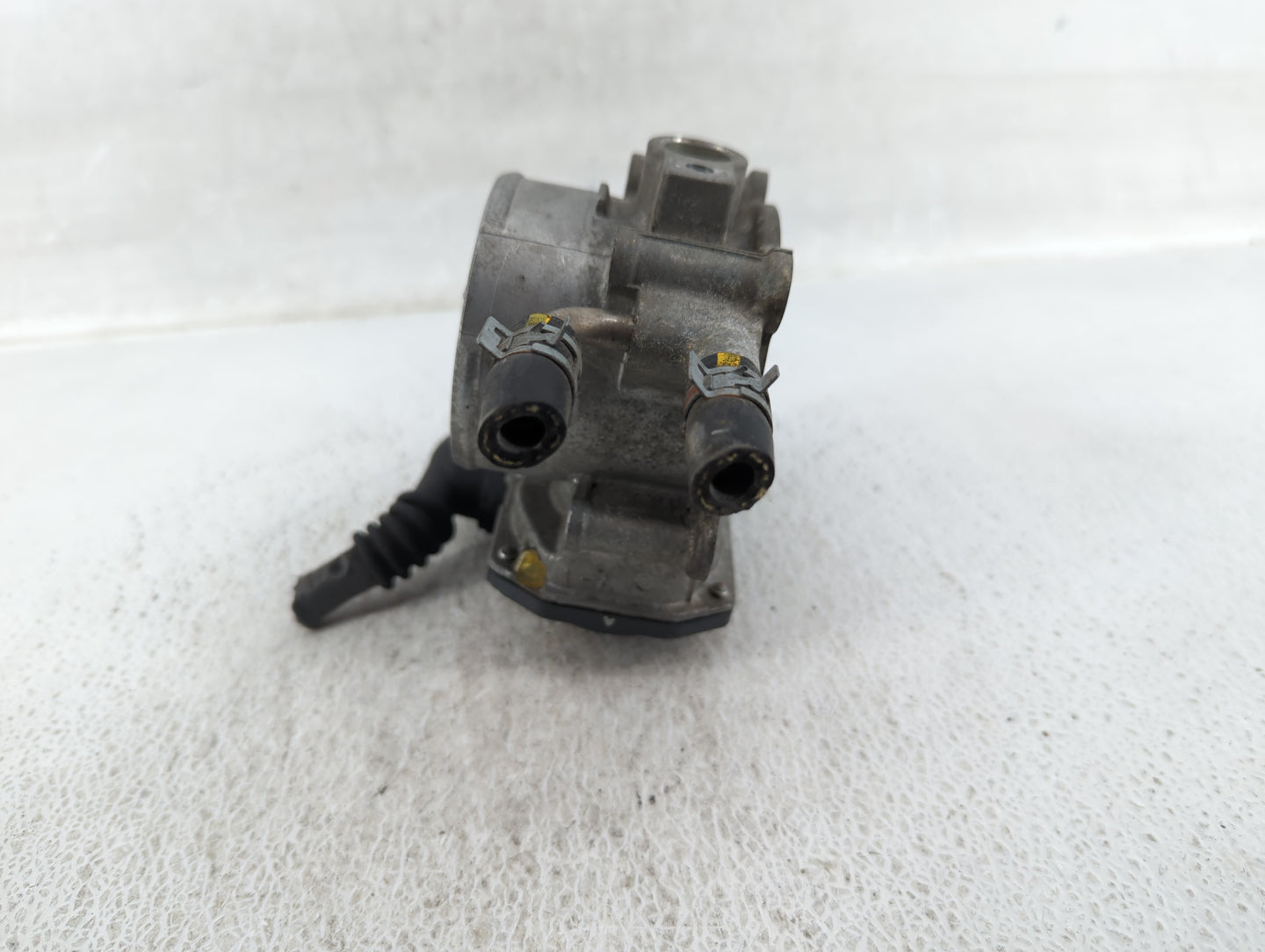 2010-2017 Toyota Camry Throttle Body P/N:22030-0V010 Fits Fits 2009 2010 2011 2012 2013 2014 2015 2016 2017 2018 2019 OEM Us