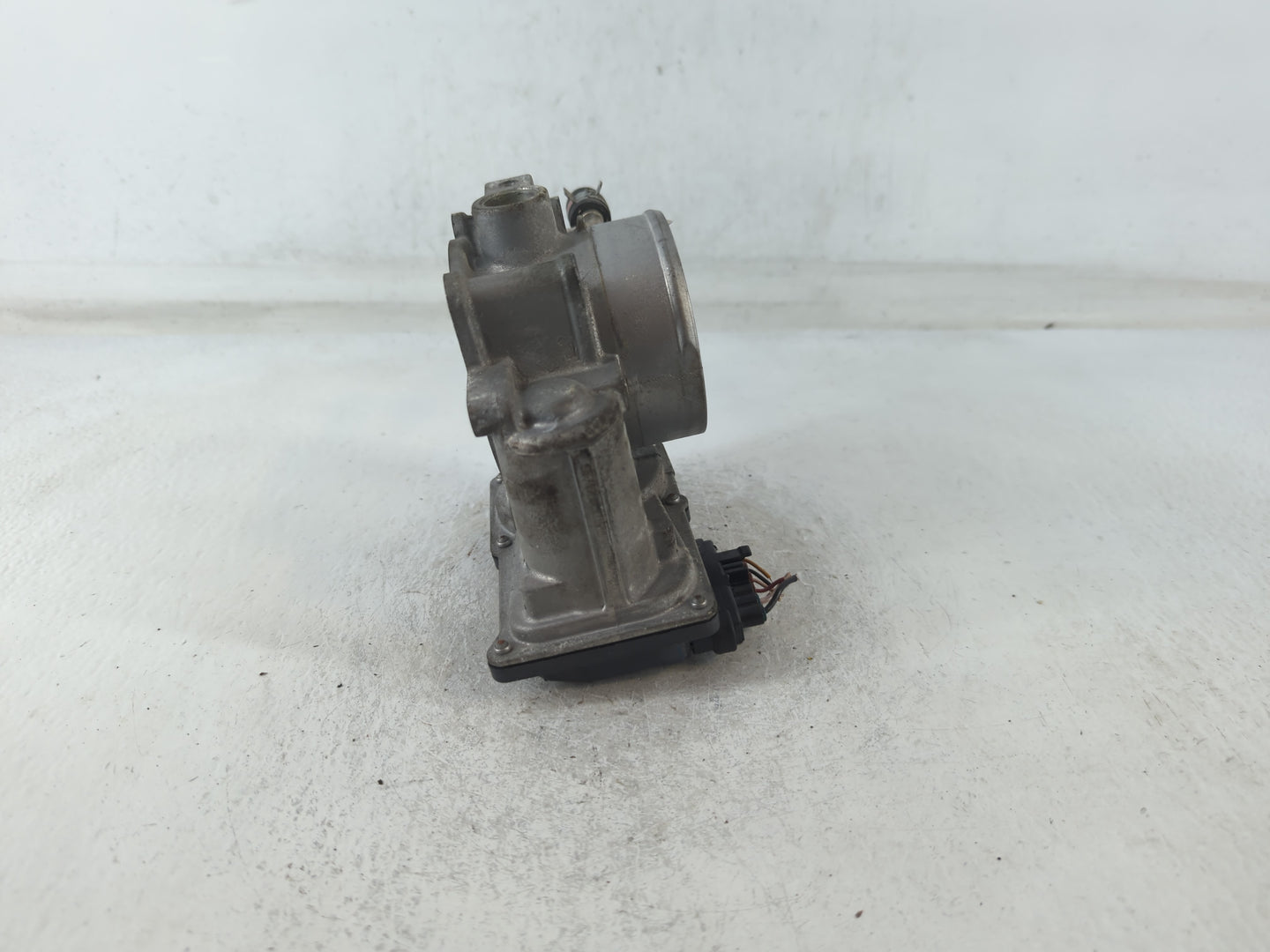 2010-2017 Toyota Camry Throttle Body P/N:22030-0V010 Fits Fits 2009 2010 2011 2012 2013 2014 2015 2016 2017 2018 2019 OEM Us