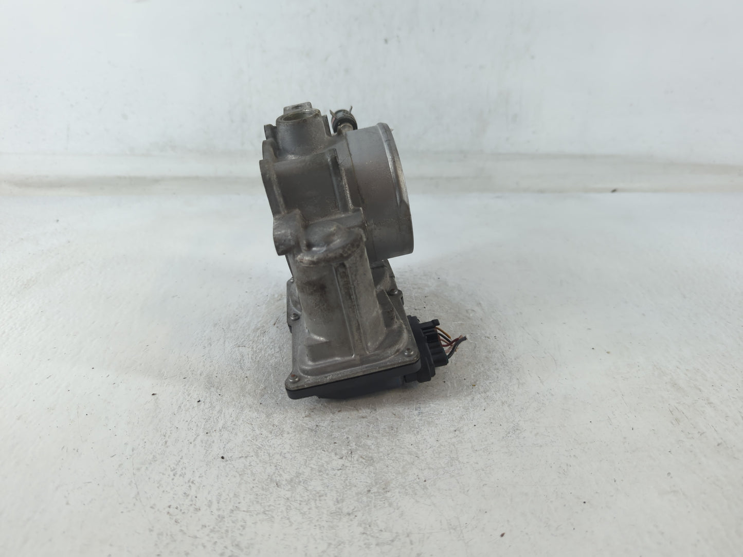 2010-2017 Toyota Camry Throttle Body P/N:22030-0V010 Fits Fits 2009 2010 2011 2012 2013 2014 2015 2016 2017 2018 2019 OEM Us