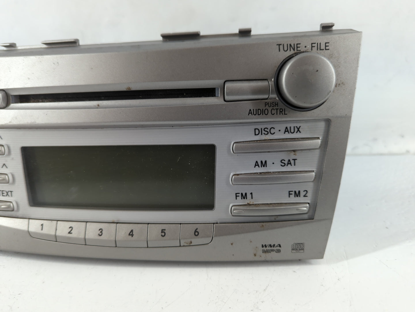 2010-2011 Toyota Camry Radio AM FM Cd Player Receiver Replacement P/N:86120-06480 Fits Fits 2010 2011 OEM Used Auto Parts - 