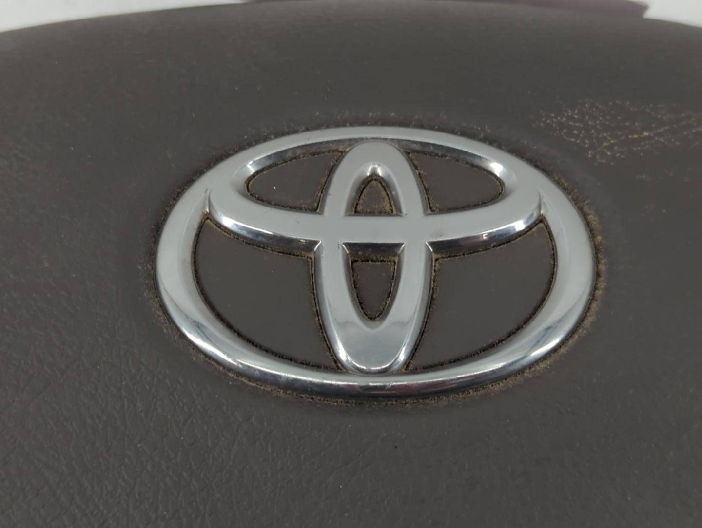 2007-2011 Toyota Camry Air Bag Driver Left Steering Wheel Mounted P/N:Z2EE0007758 Fits Fits 2007 2008 2009 2010 2011 OEM Use