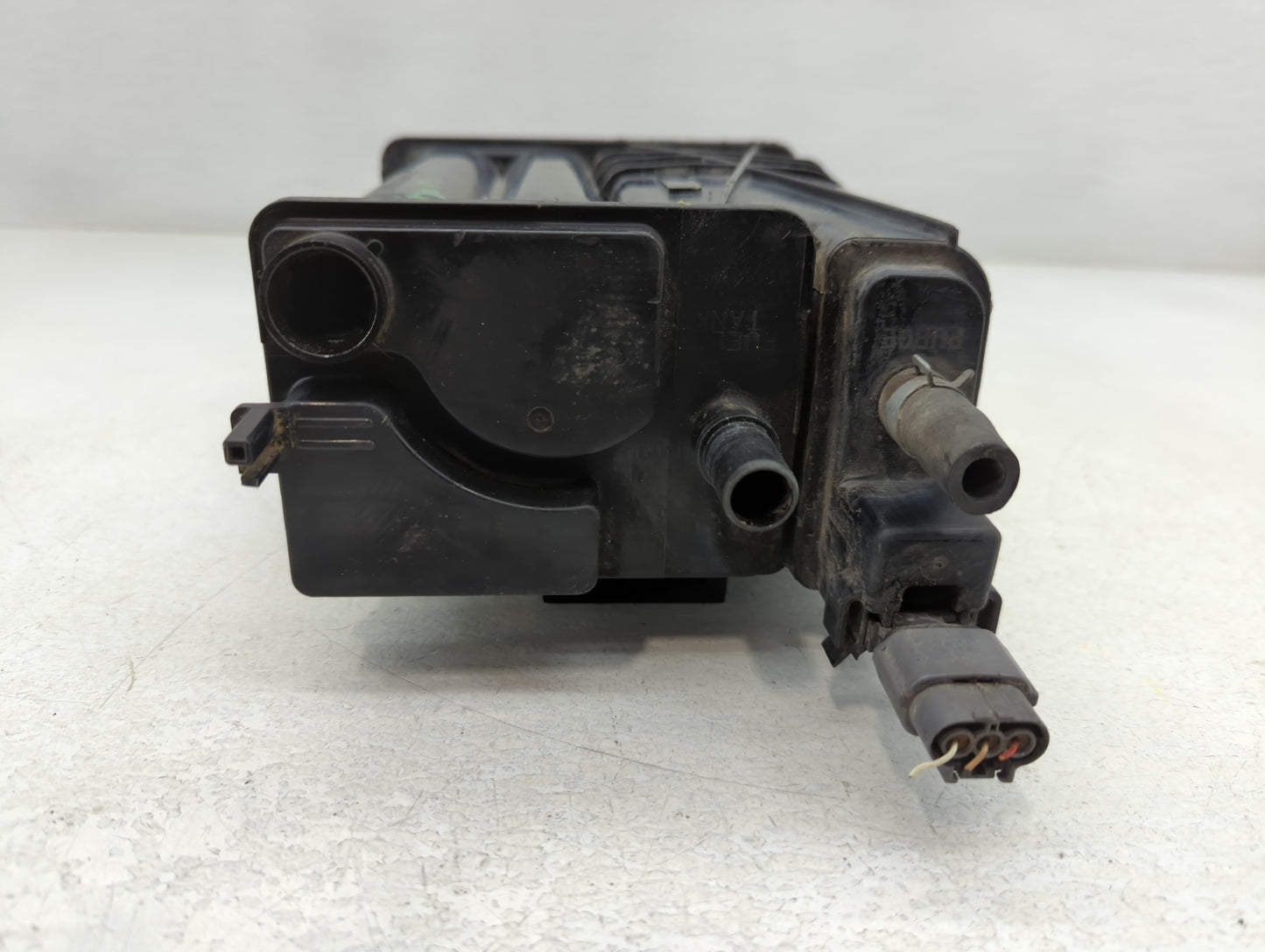 2010 Toyota Camry Fuel Vapor Charcoal Canister - Oemusedautoparts1.com