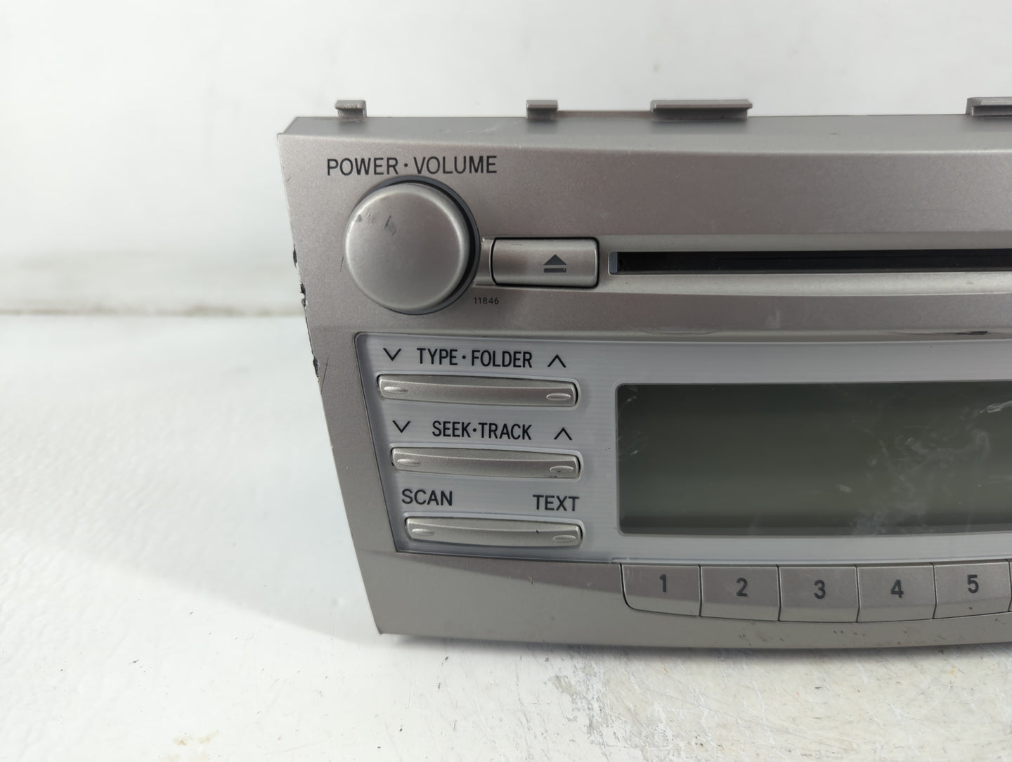 2010-2011 Toyota Camry Radio AM FM Cd Player Receiver Replacement P/N:86120-06480 Fits Fits 2010 2011 OEM Used Auto Parts - 