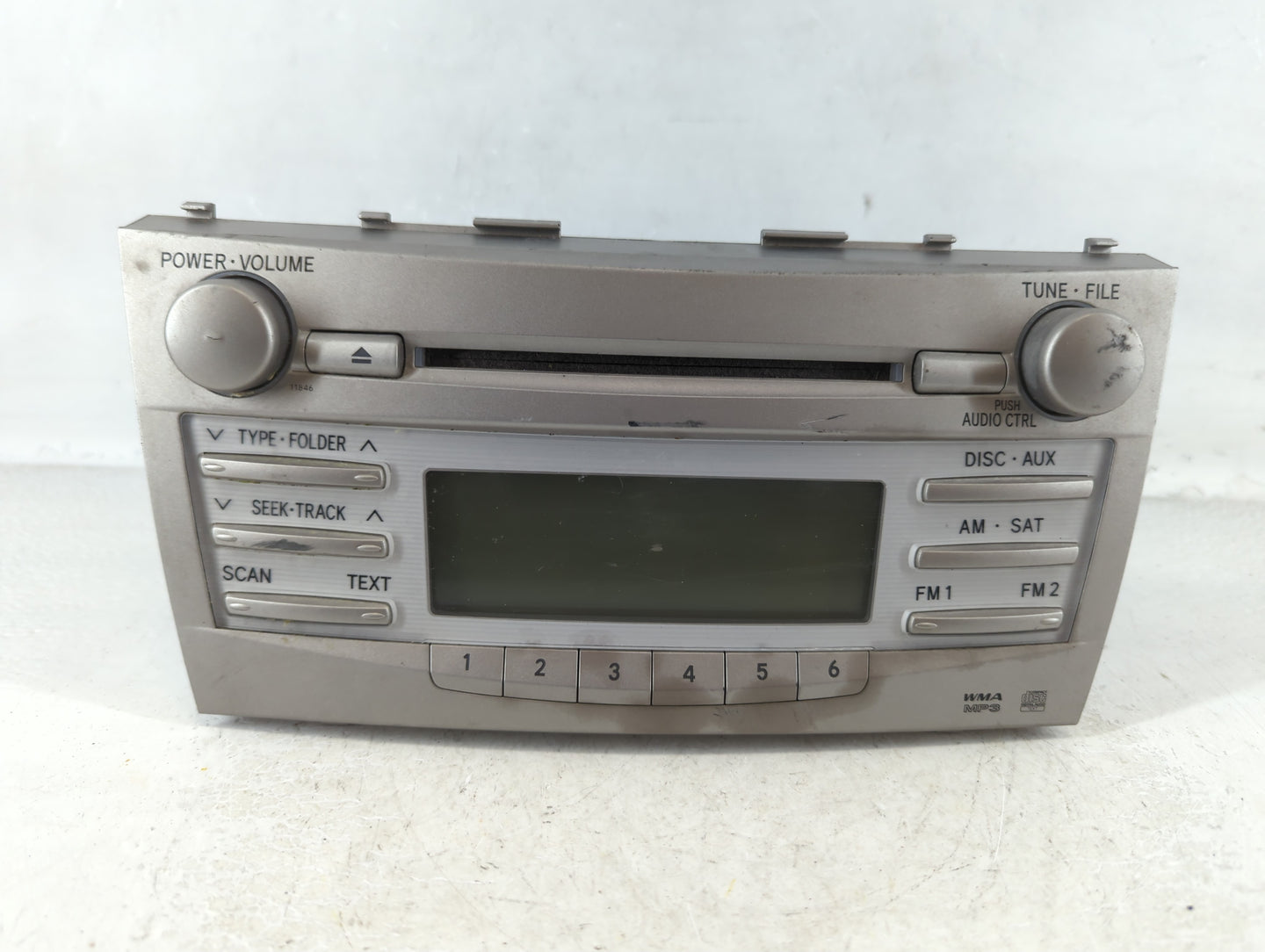 2010-2011 Toyota Camry Radio AM FM Cd Player Receiver Replacement P/N:86120-06480 Fits Fits 2010 2011 OEM Used Auto Parts - 