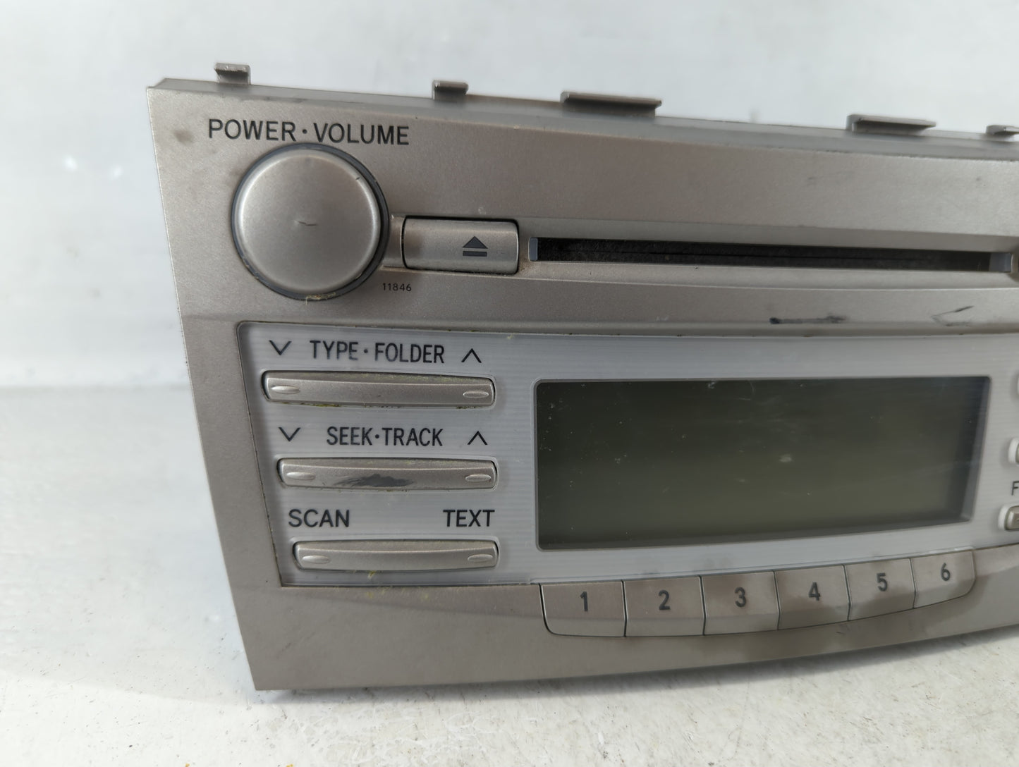 2010-2011 Toyota Camry Radio AM FM Cd Player Receiver Replacement P/N:86120-06480 Fits Fits 2010 2011 OEM Used Auto Parts - 