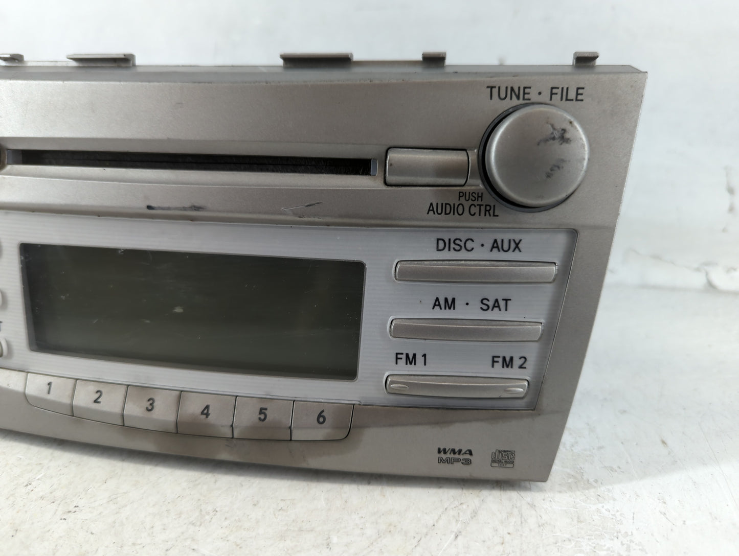 2010-2011 Toyota Camry Radio AM FM Cd Player Receiver Replacement P/N:86120-06480 Fits Fits 2010 2011 OEM Used Auto Parts - 