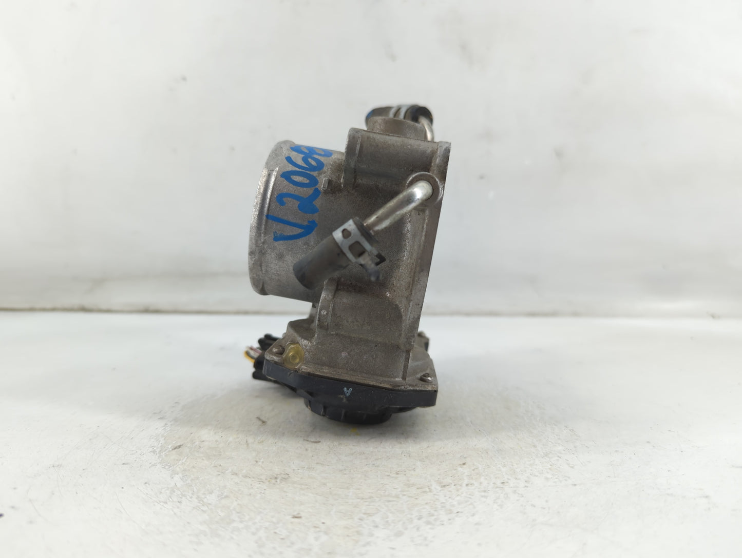 2007-2011 Toyota Camry Throttle Body P/N:22030-0H031 Fits Fits 2006 2007 2008 2009 2010 2011 2012 2013 2014 2015 OEM Used Au