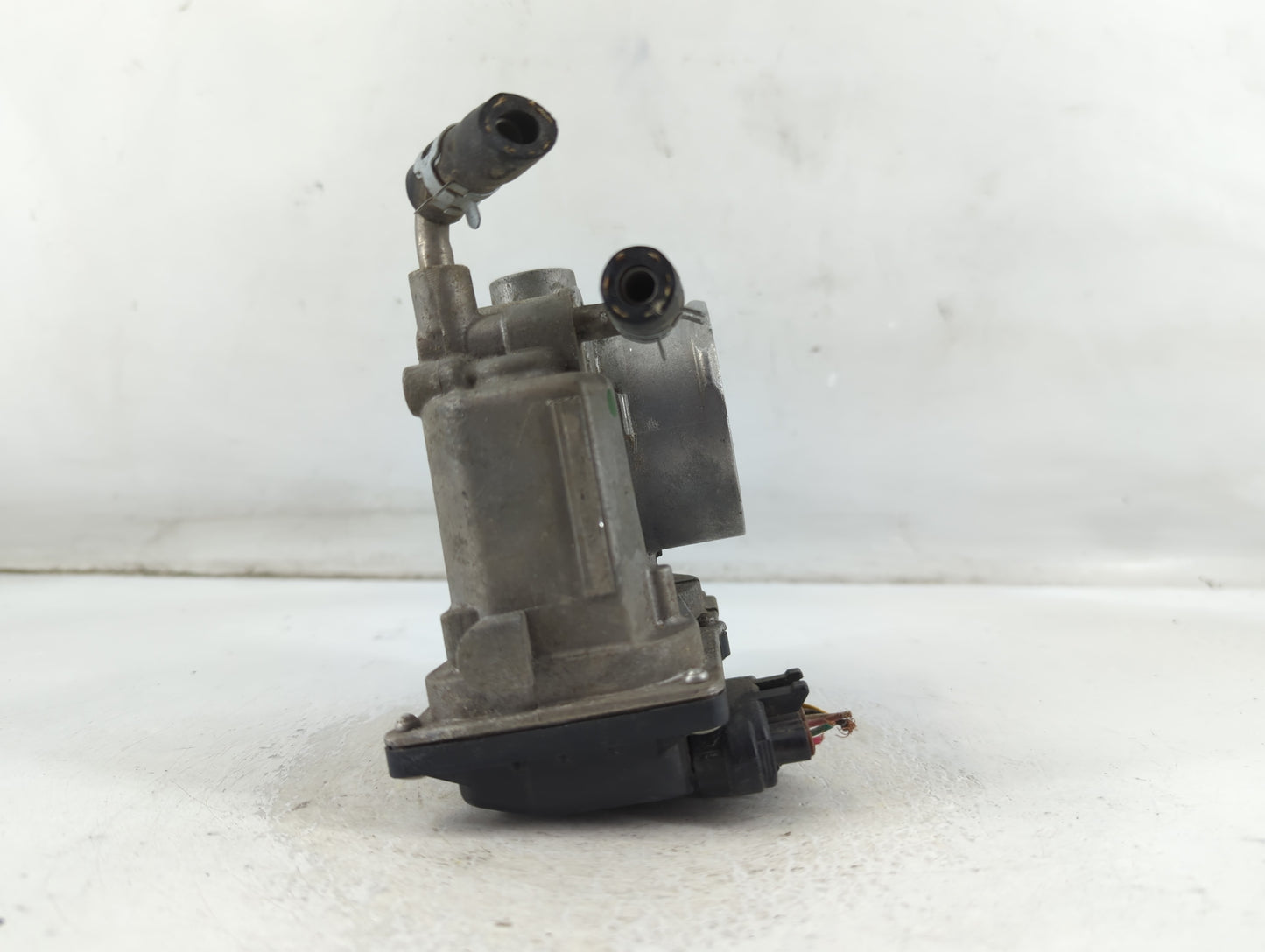 2007-2011 Toyota Camry Throttle Body P/N:22030-0H031 Fits Fits 2006 2007 2008 2009 2010 2011 2012 2013 2014 2015 OEM Used Au