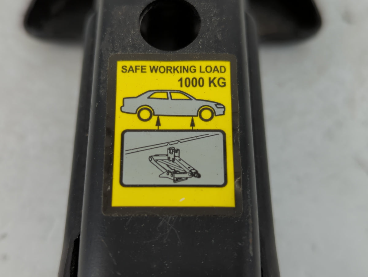 2010 Toyota Corolla Spare Scissor Car Jack 1123379 - Oemusedautoparts1.com