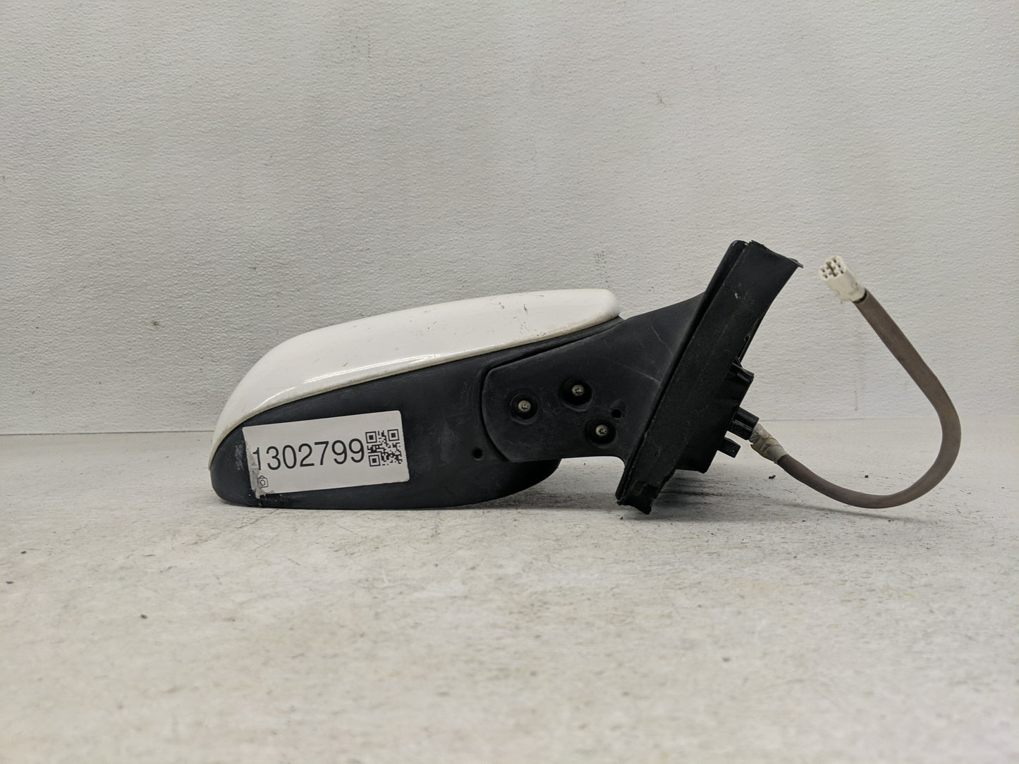 2009-2013 Toyota Corolla Passenger Side View Mirror - Right Door Mirror OEM Used - Oemusedautoparts1.com