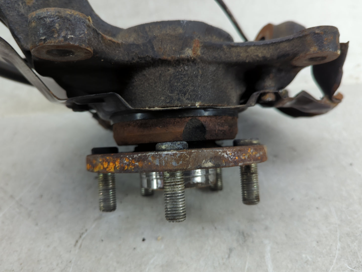 2009-2019 Toyota Corolla Passenger Front Spindle Knuckle Oem - Oemusedautoparts1.com