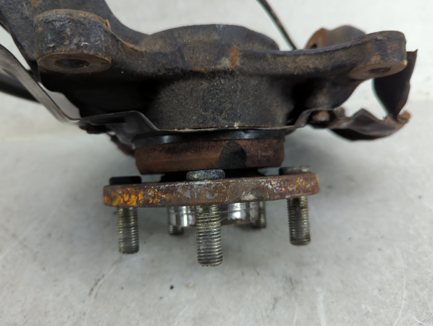2009-2019 Toyota Corolla Passenger Front Spindle Knuckle Oem - Oemusedautoparts1.com
