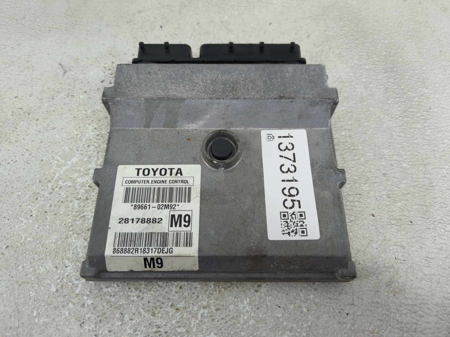 2009-2010 Toyota Corolla PCM Engine Control Computer ECU ECM PCU OEM P/N:89661-02M92 Fits Fits 2009 2010 OEM Used Auto Parts