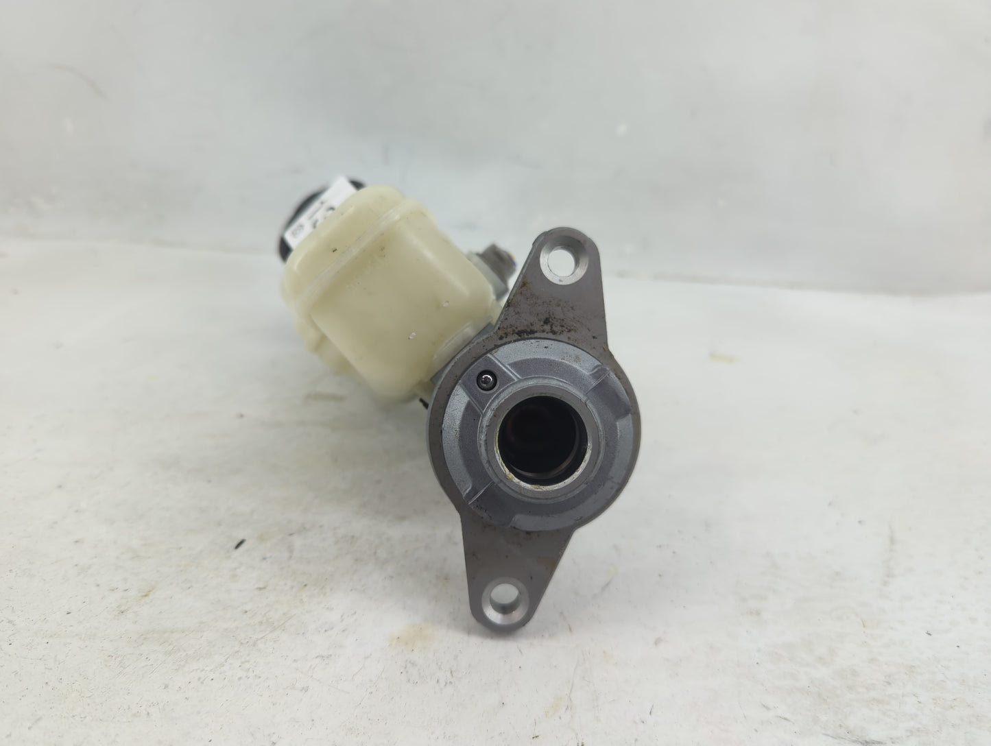2010-2013 Toyota Corolla Brake Master Cylinder 1376952 - Oemusedautoparts1.com
