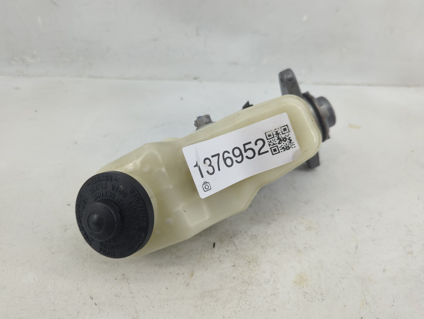 2010-2013 Toyota Corolla Brake Master Cylinder 1376952 - Oemusedautoparts1.com