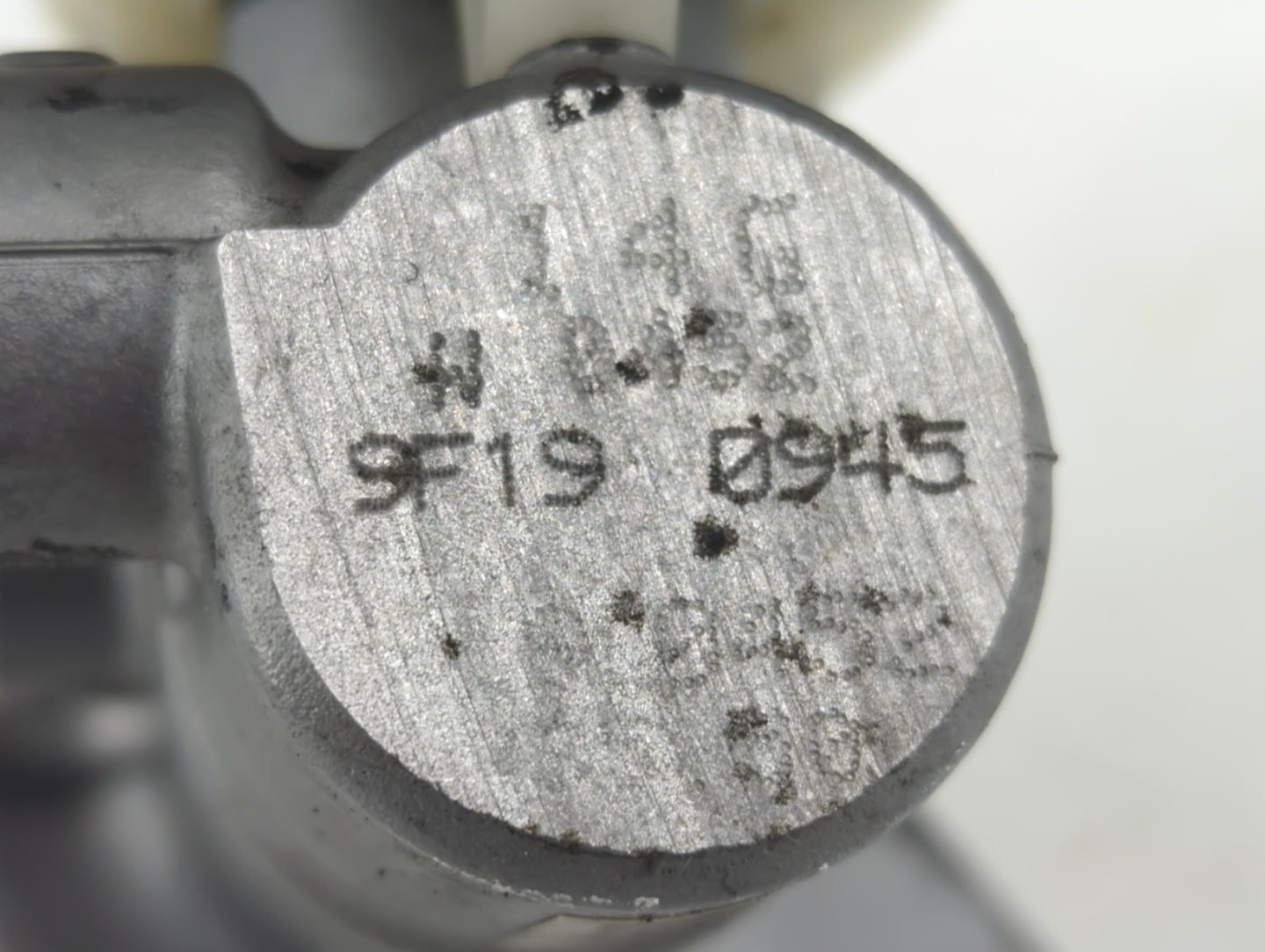 2010-2013 Toyota Corolla Brake Master Cylinder 1376952 - Oemusedautoparts1.com
