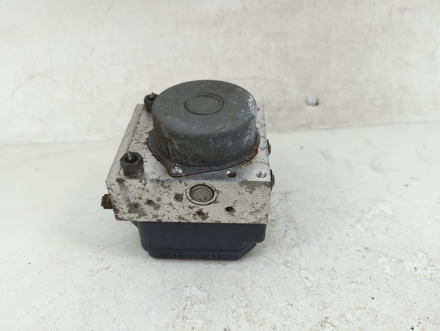 2009-2010 Toyota Corolla ABS Pump Control Module Replacement P/N:116040-30070 Fits Fits 2009 2010 OEM Used Auto Parts - Oemu