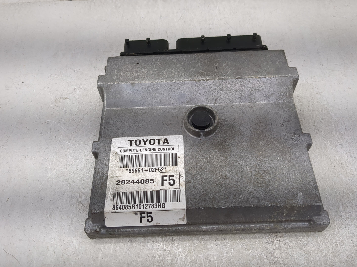 2009-2010 Toyota Corolla PCM Engine Control Computer ECU ECM PCU OEM P/N:89661-02F52 28244085 Fits Fits 2009 2010 OEM Used A