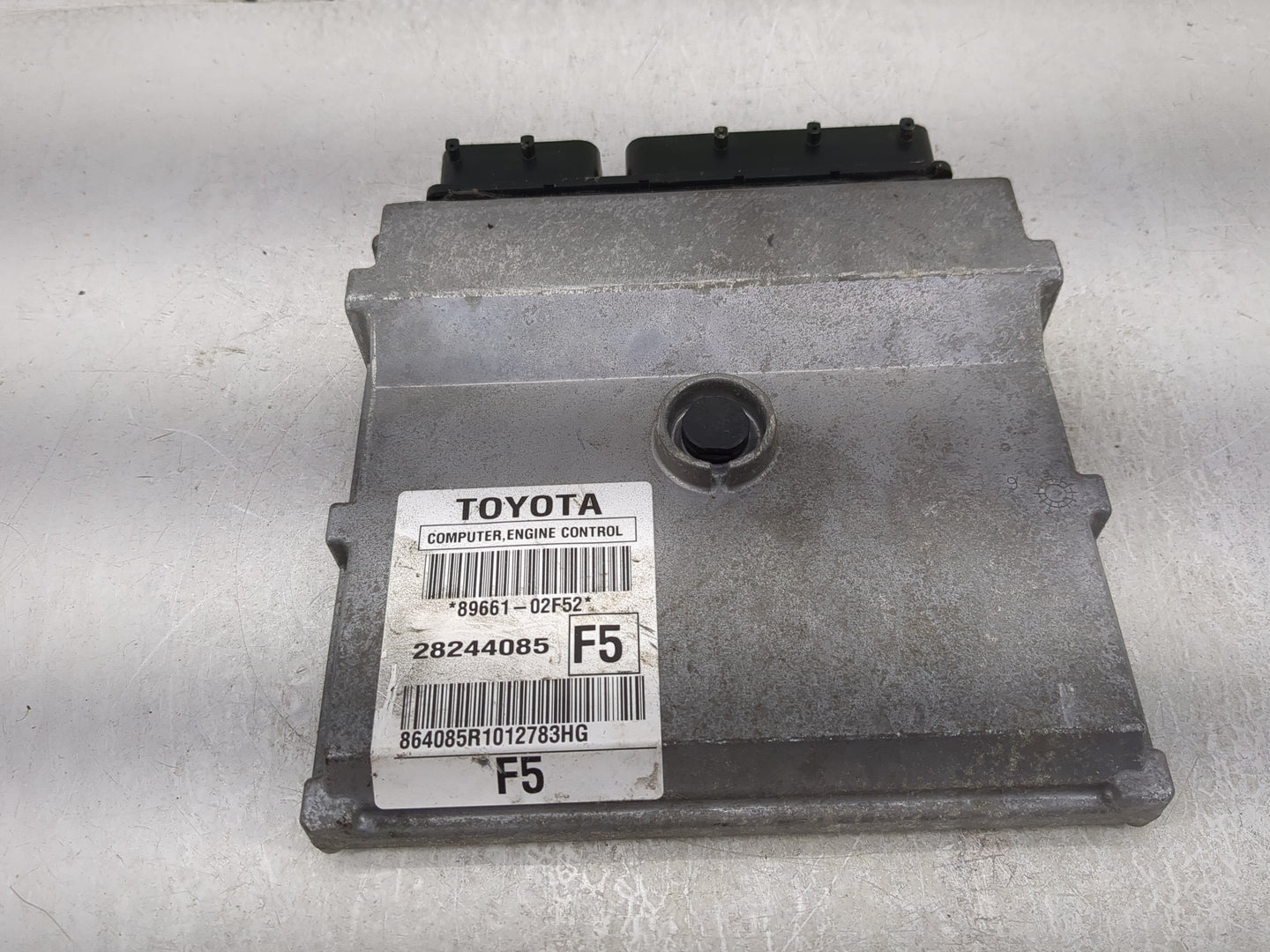 2009-2010 Toyota Corolla PCM Engine Control Computer ECU ECM PCU OEM P/N:89661-02F52 28244085 Fits Fits 2009 2010 OEM Used A