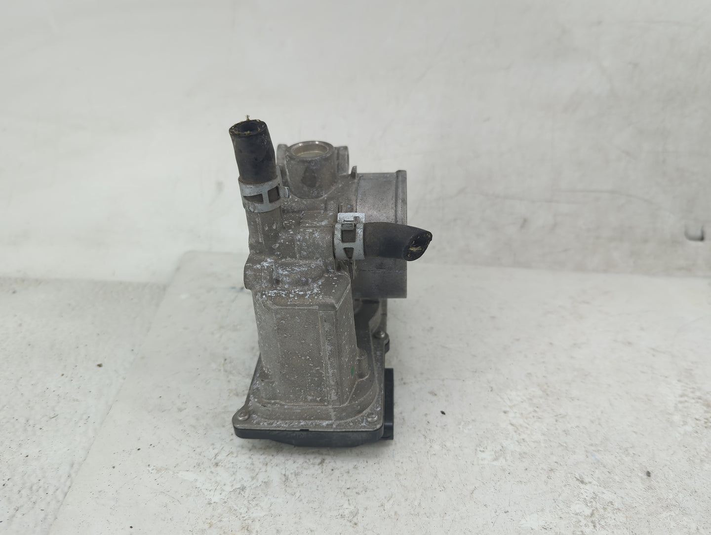 2010 Toyota Corolla Throttle Body P/N:22030-0T070 Fits OEM Used Auto Parts - Oemusedautoparts1.com