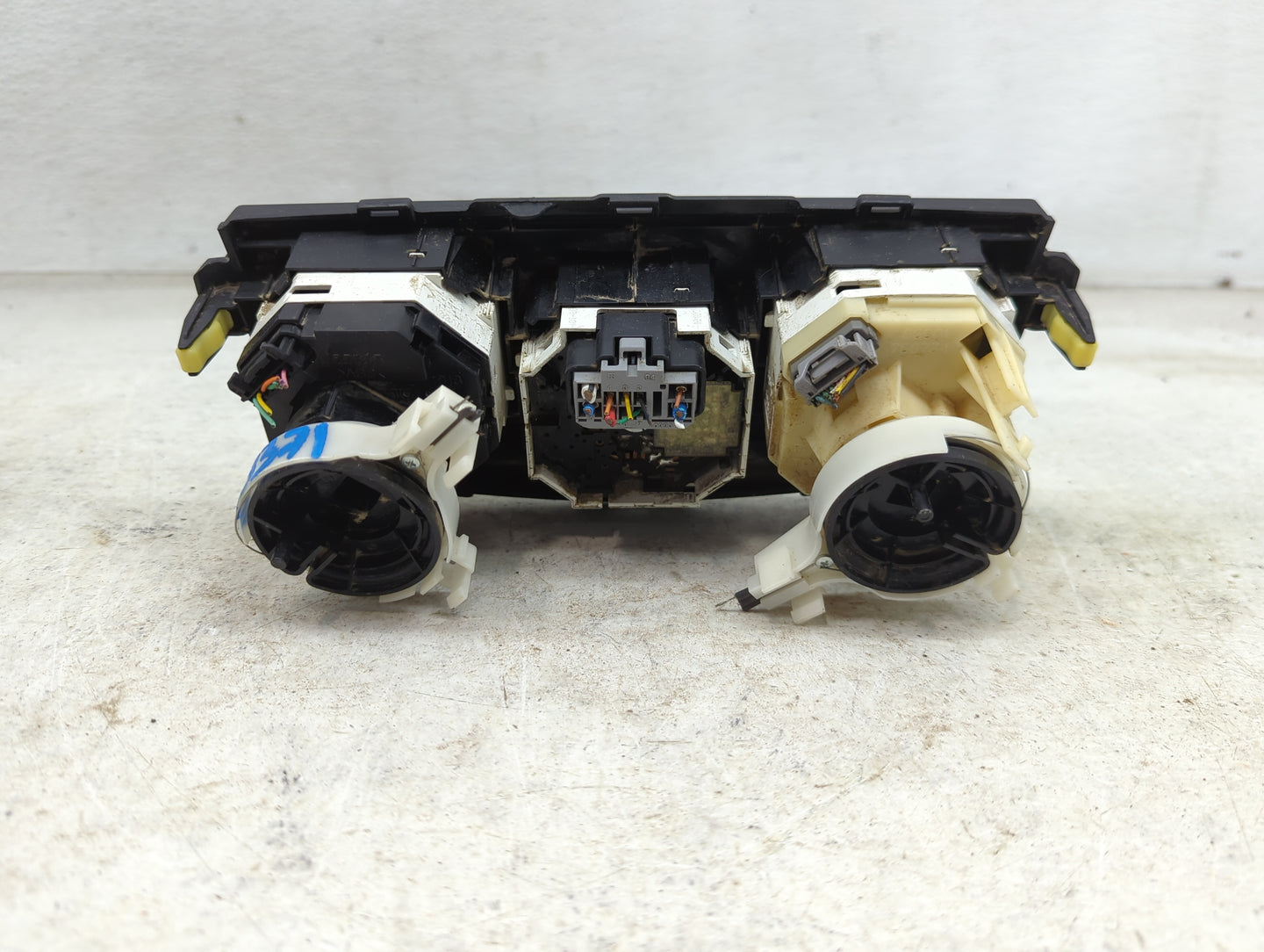 2009-2013 Toyota Corolla Climate Control Module Temperature AC/Heater Replacement P/N:645-0C06 12200 Fits OEM Used Auto Part
