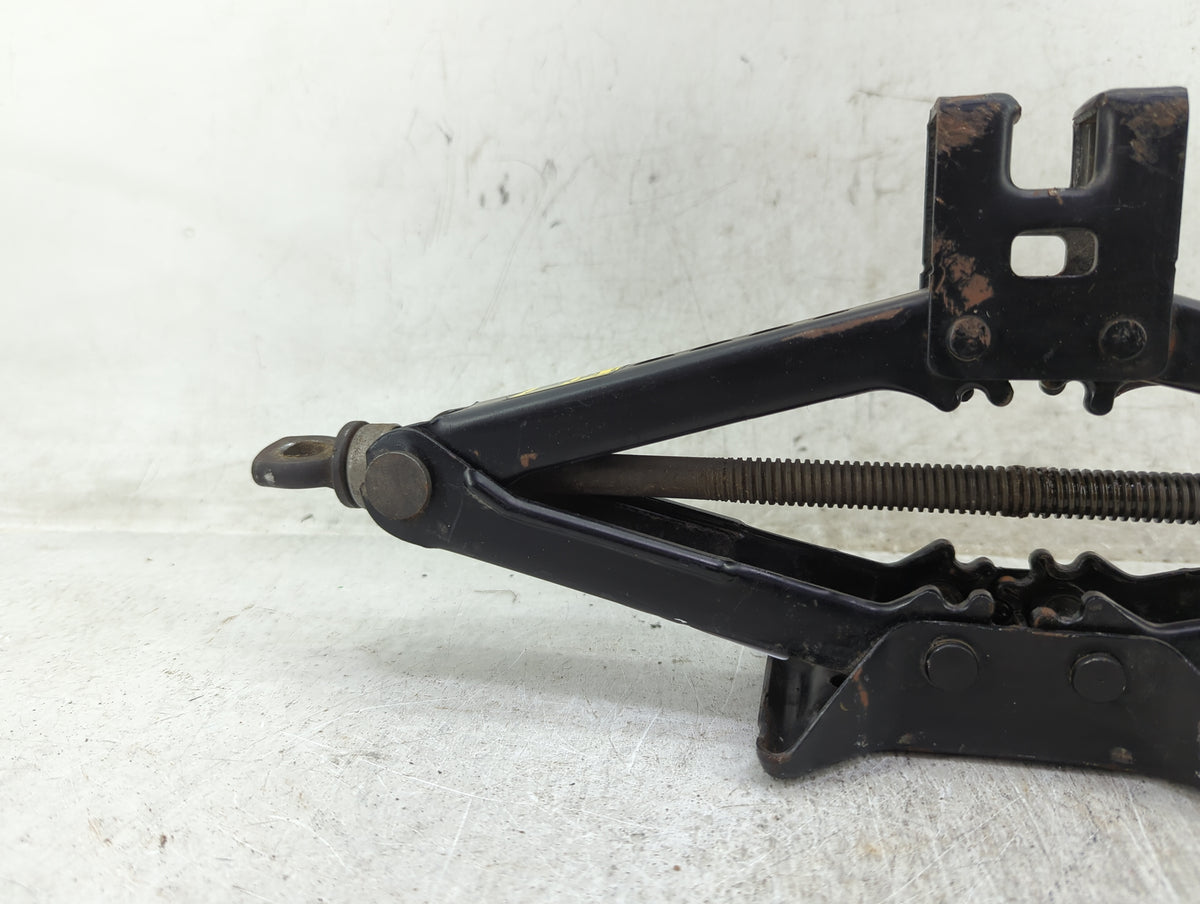 2010 Toyota Corolla Spare Scissor Car Jack 1431498 - Oemusedautoparts1.com