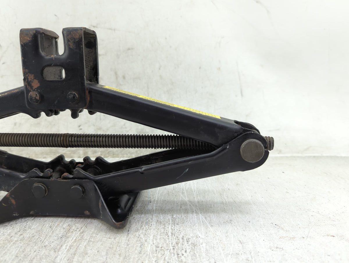 2010 Toyota Corolla Spare Scissor Car Jack 1431498 - Oemusedautoparts1.com