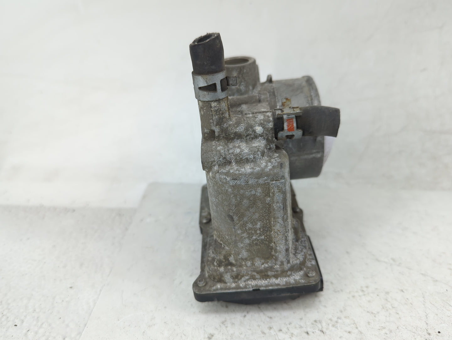 2010 Toyota Corolla Throttle Body P/N:22030-0T070 Fits OEM Used Auto Parts - Oemusedautoparts1.com