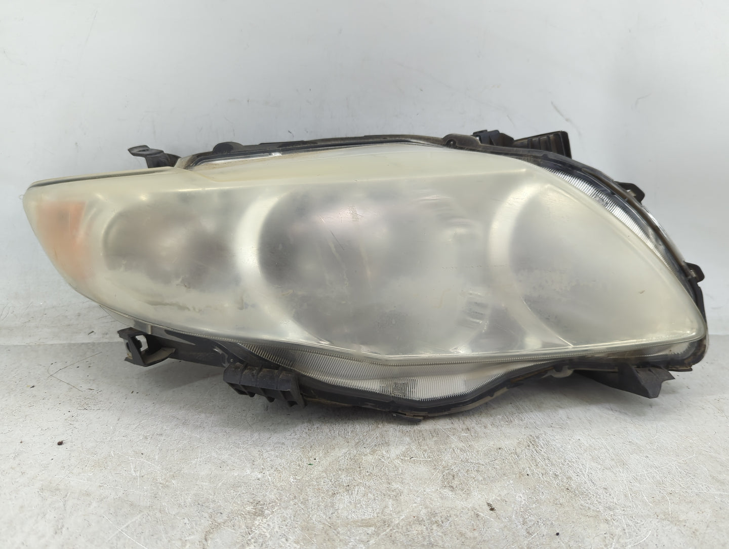 2009-2010 Toyota Corolla Driver Left Oem Head Light Headlight Lamp - Oemusedautoparts1.com