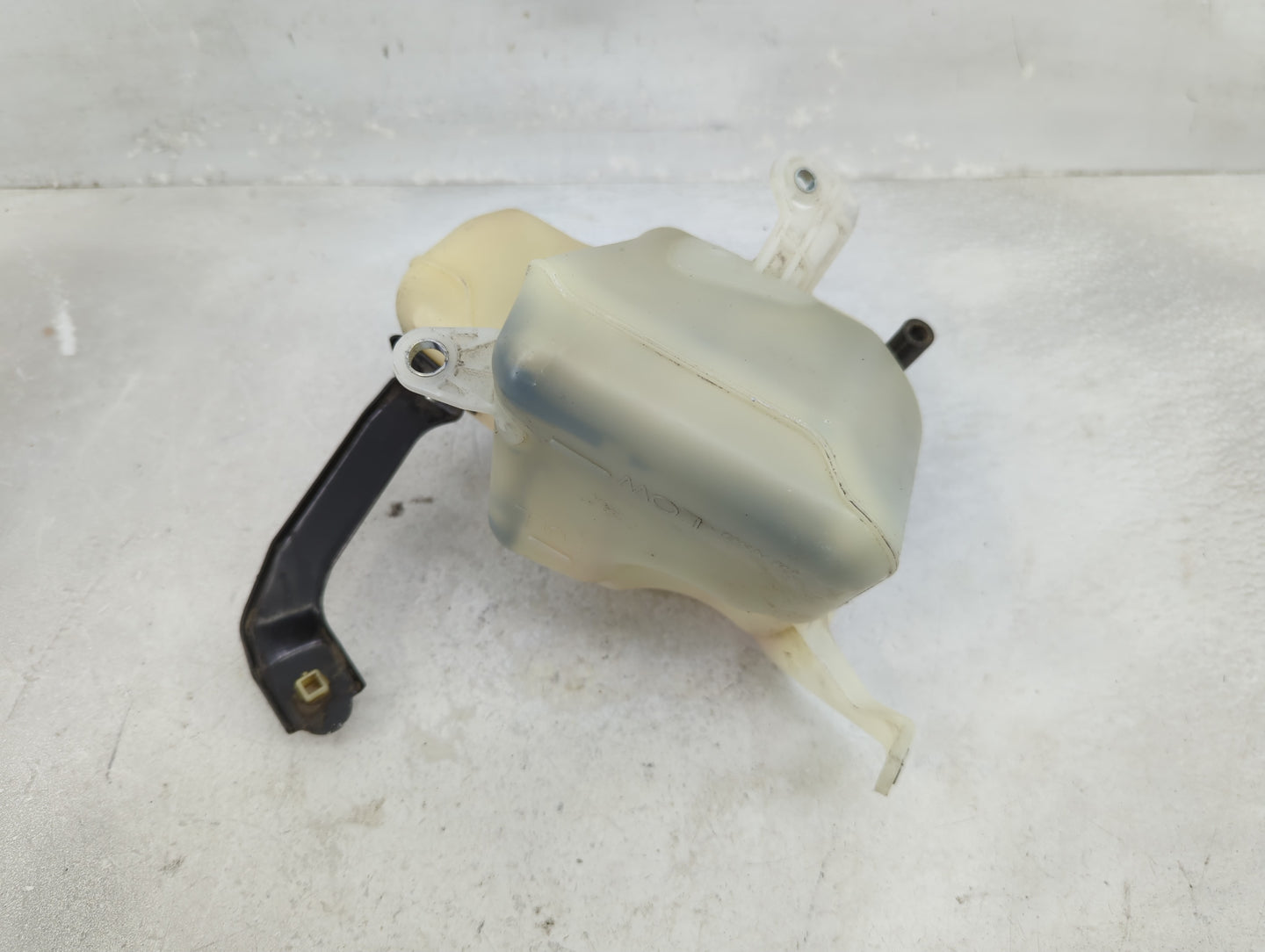 2009-2013 Toyota Corolla Radiator Coolant Overflow Expansion Tank Bottle 1433382 - Oemusedautoparts1.com