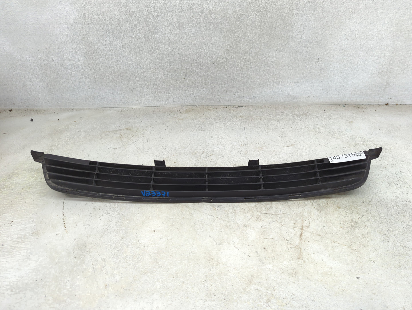 2009-2010 Toyota Corolla Front Grille Bumper Not Included - Oemusedautoparts1.com