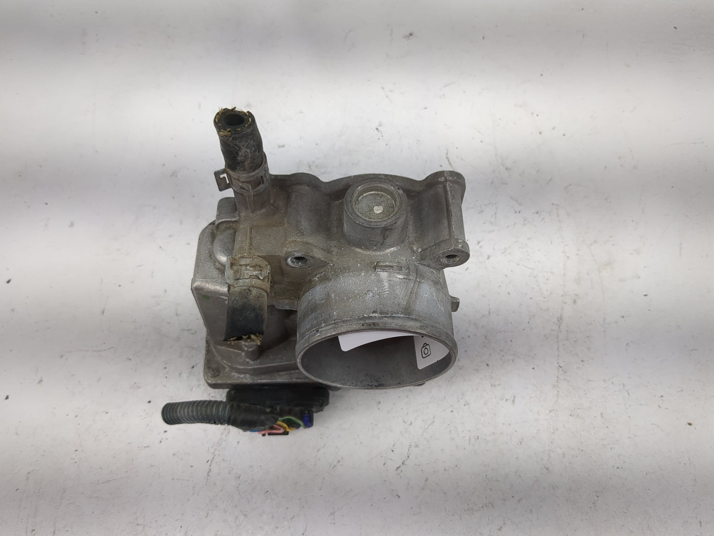2009-2010 Toyota Corolla Throttle Body P/N:22030-0T040 Fits Fits 2009 2010 OEM Used Auto Parts - Oemusedautoparts1.com