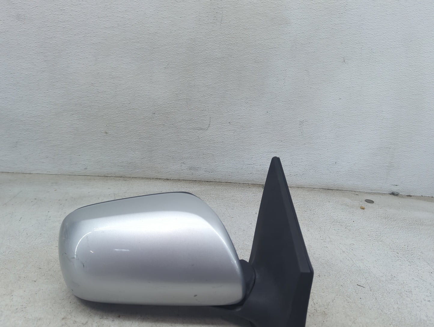 2009-2013 Toyota Corolla Passenger Side View Mirror - Right Door Mirror OEM Used - Oemusedautoparts1.com