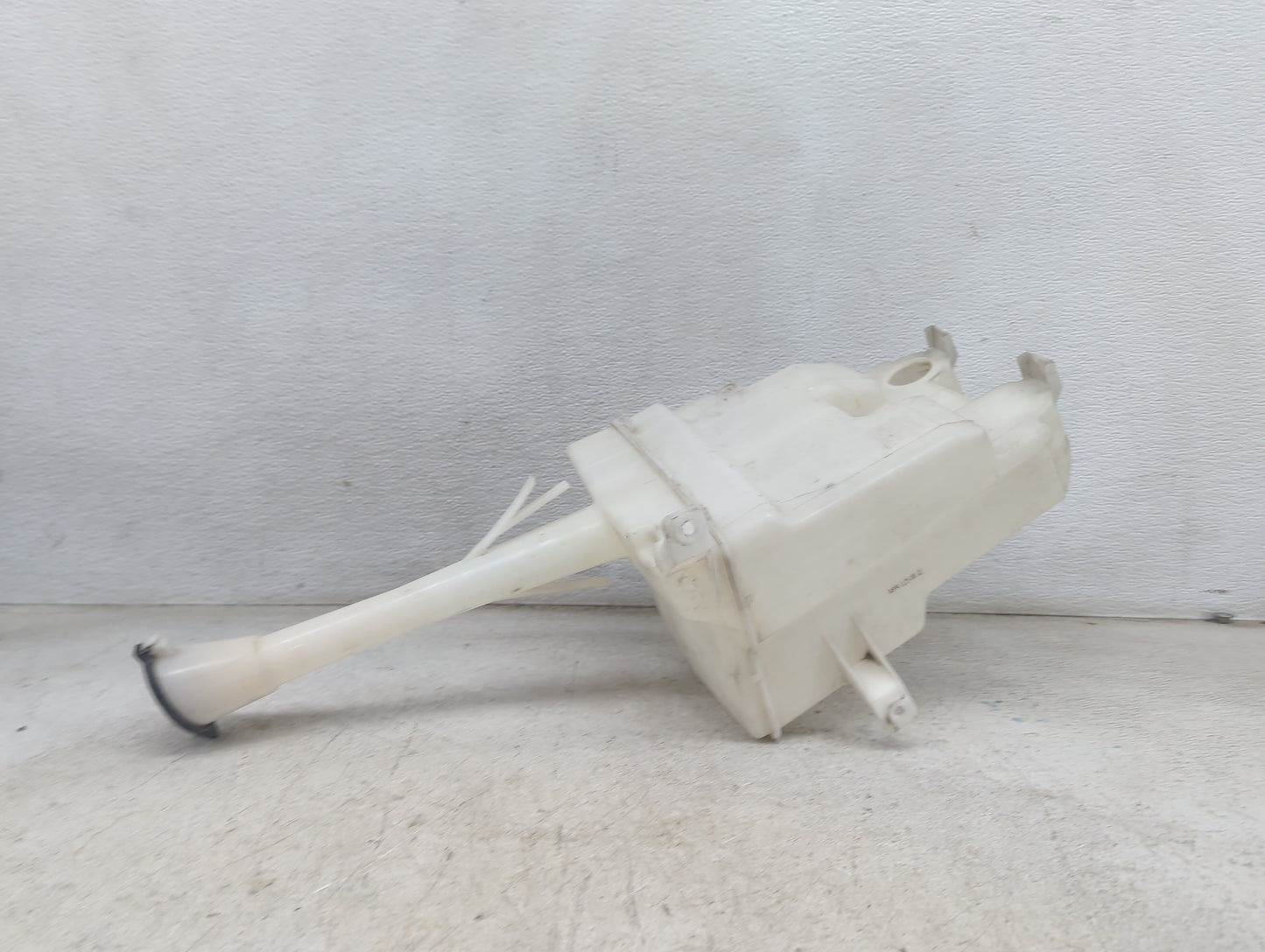 2009-2013 Toyota Corolla Windshield Washer Fluid Reservoir Bottle Oem 1478832 - Oemusedautoparts1.com