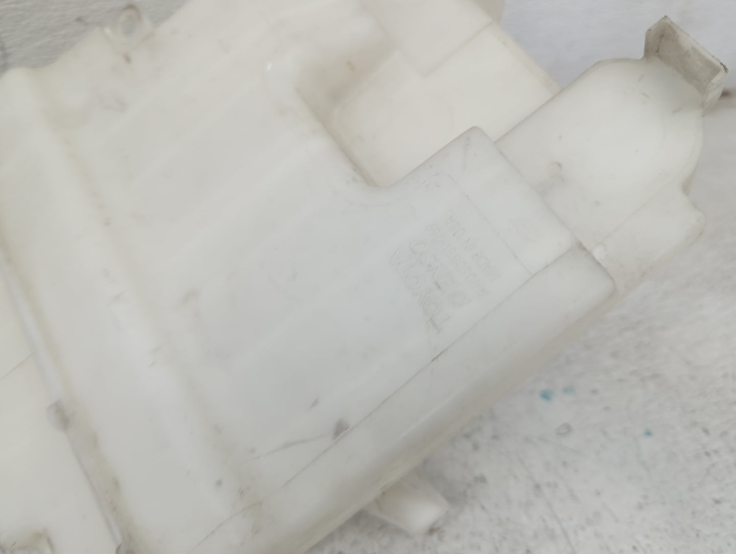2009-2013 Toyota Corolla Windshield Washer Fluid Reservoir Bottle Oem 1478832 - Oemusedautoparts1.com