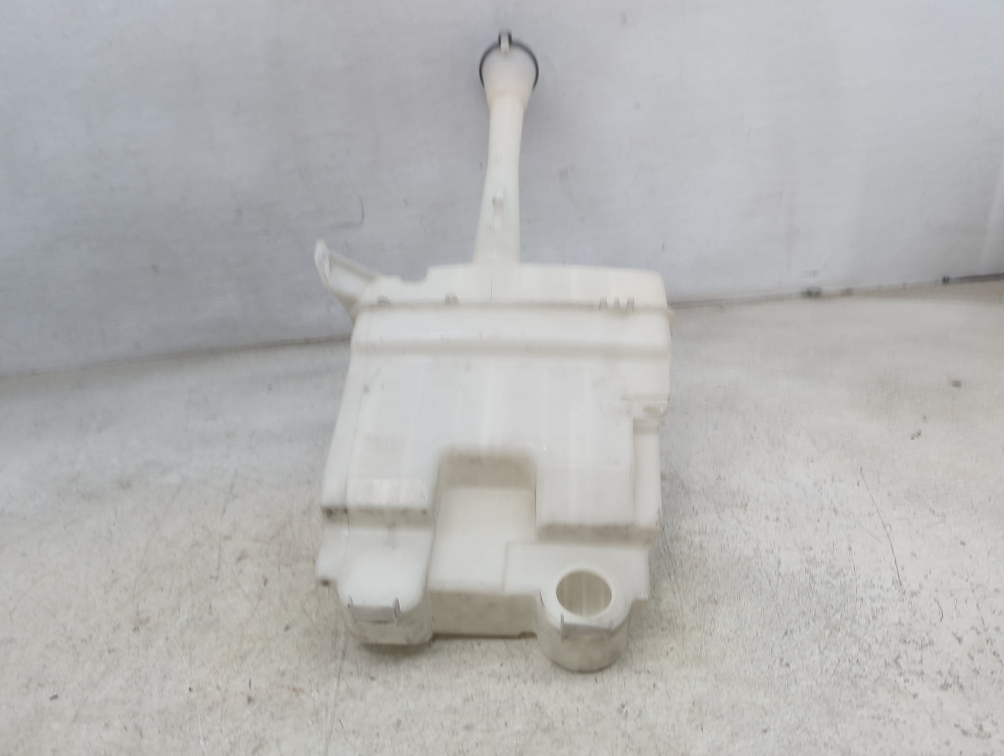 2009-2013 Toyota Corolla Windshield Washer Fluid Reservoir Bottle Oem 1478832 - Oemusedautoparts1.com