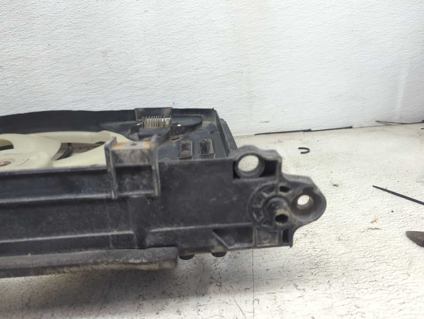 2009-2013 Toyota Corolla Electric Radiator Cooling Fan Motor Assembly P/N:AA422750-2891 AA100223-0453 Fits OEM Used Auto Par