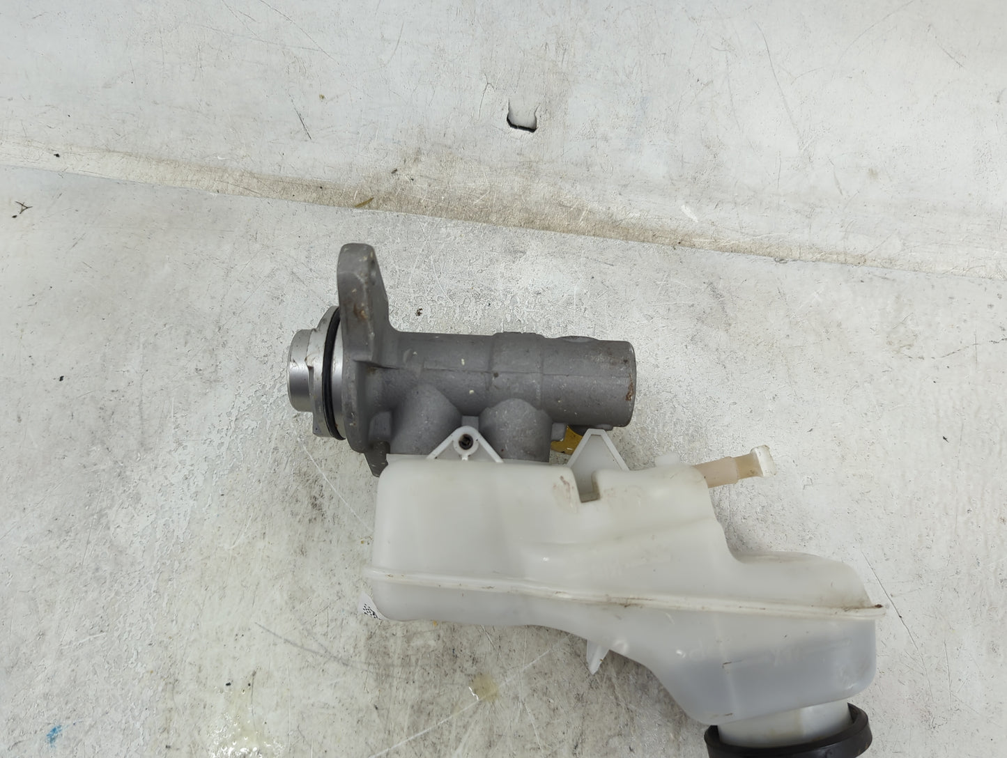2009-2010 Toyota Corolla Brake Master Cylinder 1490731 - Oemusedautoparts1.com
