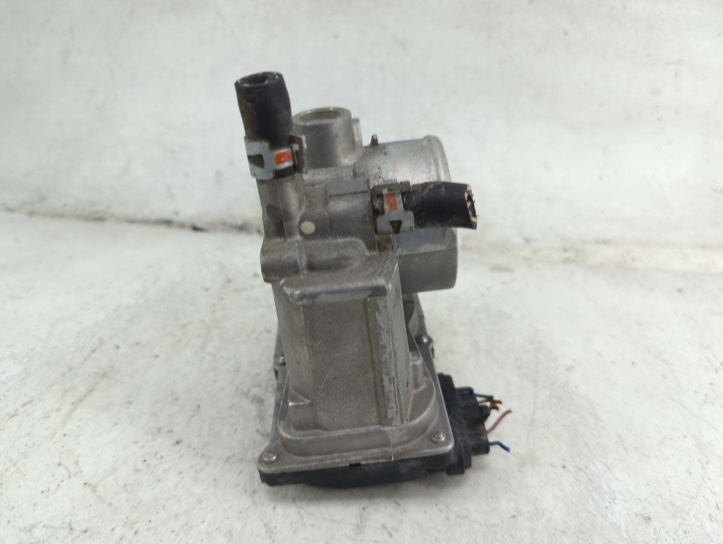2010 Toyota Corolla Throttle Body P/N:22030-0T070 Fits OEM Used Auto Parts - Oemusedautoparts1.com