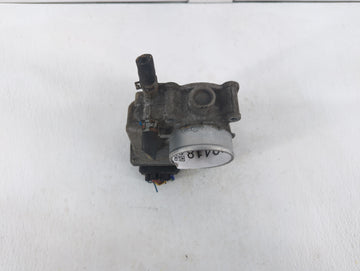 2009-2010 Toyota Corolla Throttle Body P/N:22030-0T070 22030-0T040, 22030-37010, 22890298, 1258890-B Fits Fits 2009 2010 OEM Used Auto Parts
