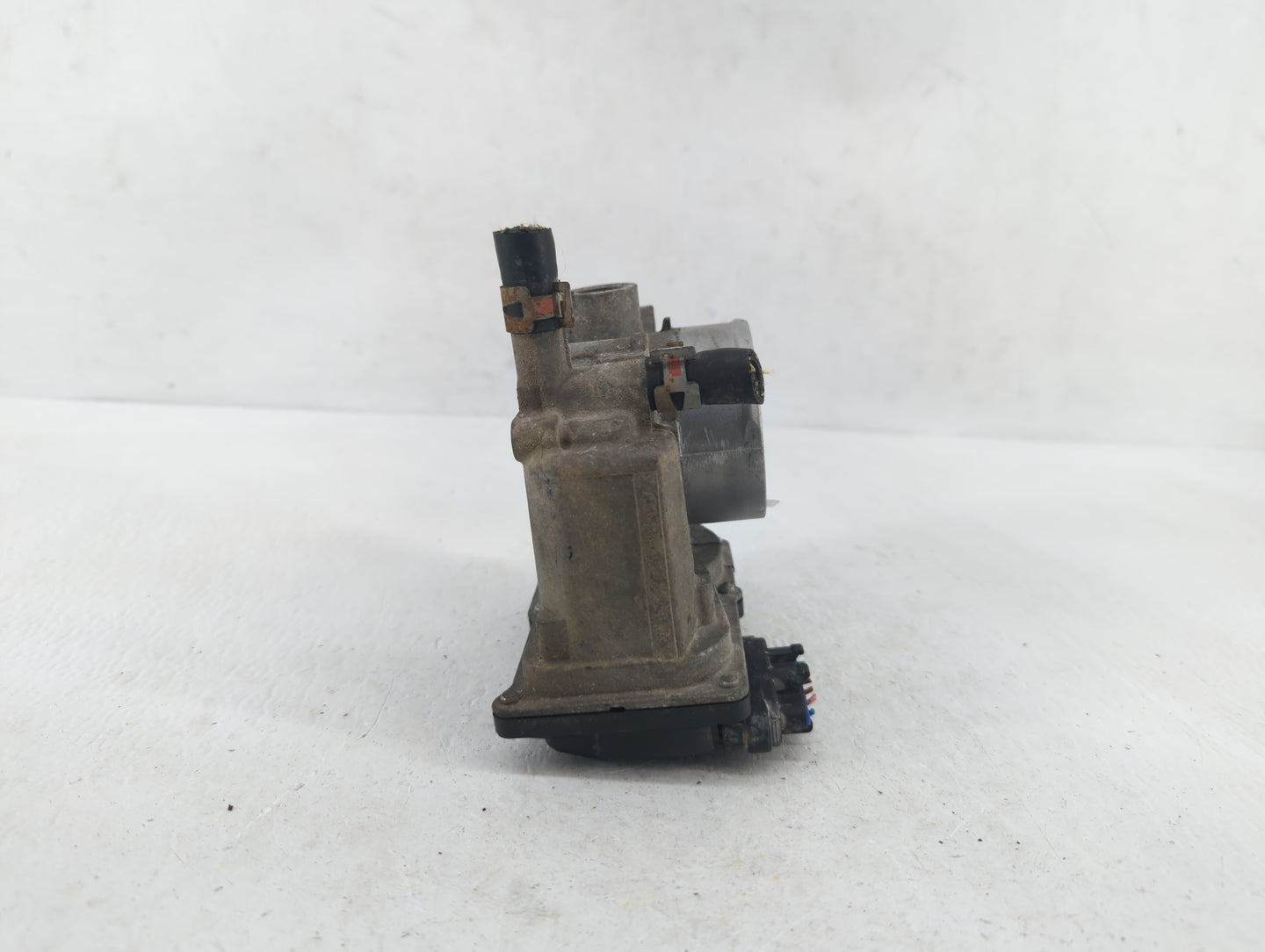 2009-2010 Toyota Corolla Throttle Body P/N:22030-0T070 22030-0T040, 22030-37010, 22890298, 1258890-B Fits Fits 2009 2010 OEM