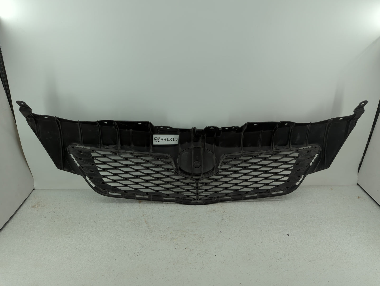 2009-2010 Toyota Corolla Front Grille Bumper Not Included Black - Oemusedautoparts1.com
