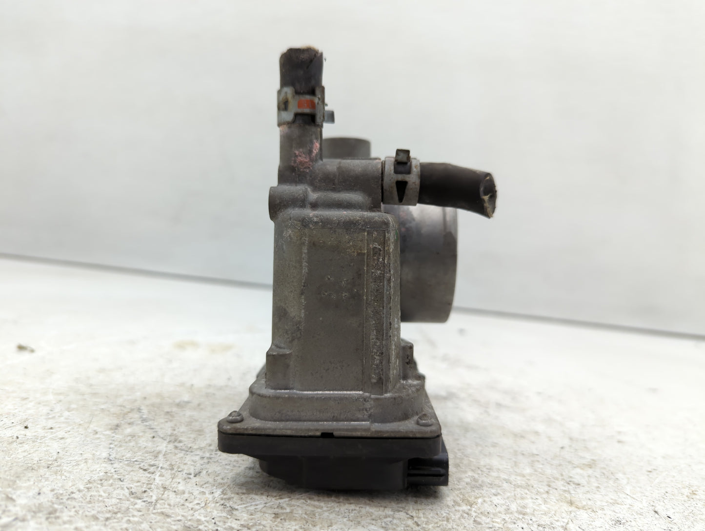 2009-2010 Toyota Corolla Throttle Body P/N:22030-0T040 Fits Fits 2009 2010 OEM Used Auto Parts - Oemusedautoparts1.com