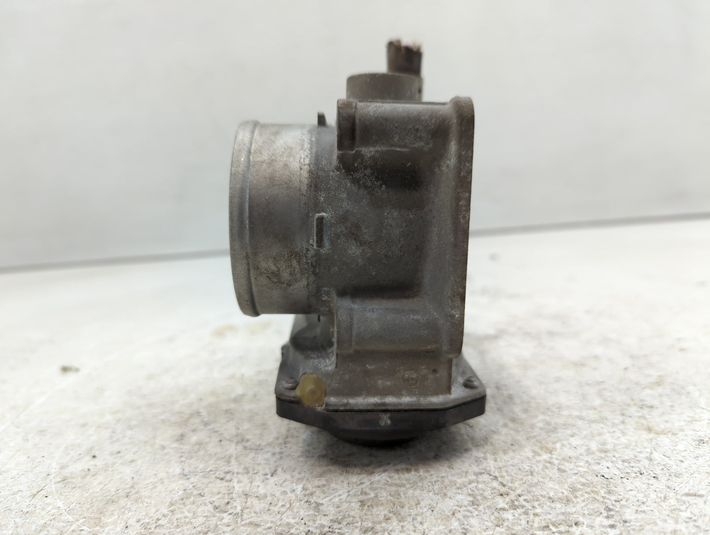 2009-2010 Toyota Corolla Throttle Body P/N:22030-0T040 Fits Fits 2009 2010 OEM Used Auto Parts - Oemusedautoparts1.com