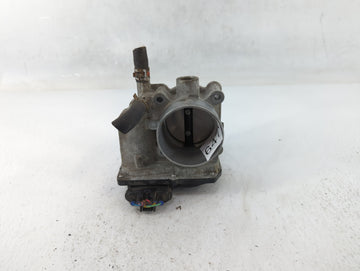 2009-2010 Toyota Corolla Throttle Body P/N:09M13 2030-0T070 Fits Fits 2009 2010 OEM Used Auto Parts - Oemusedautoparts1.com