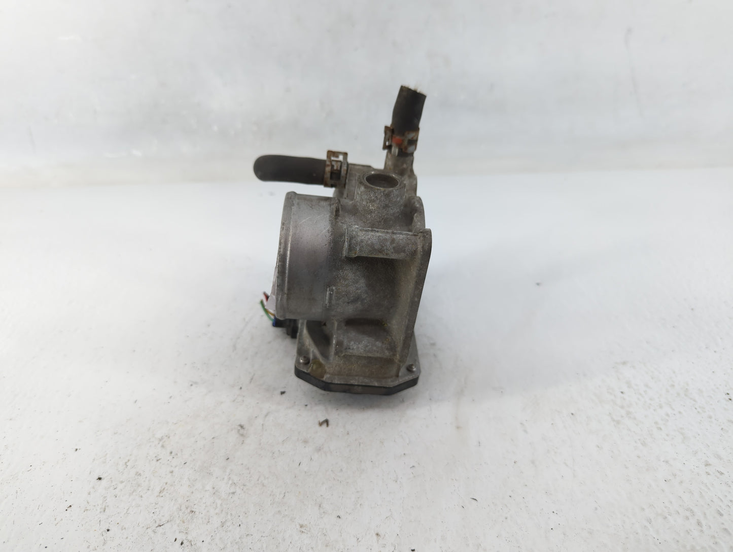 2009-2010 Toyota Corolla Throttle Body P/N:09M13 2030-0T070 Fits Fits 2009 2010 OEM Used Auto Parts - Oemusedautoparts1.com